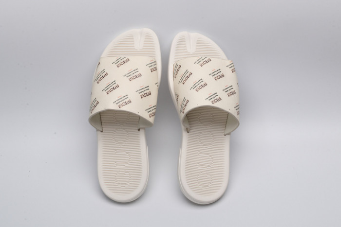 Gu66 SLIPPERS