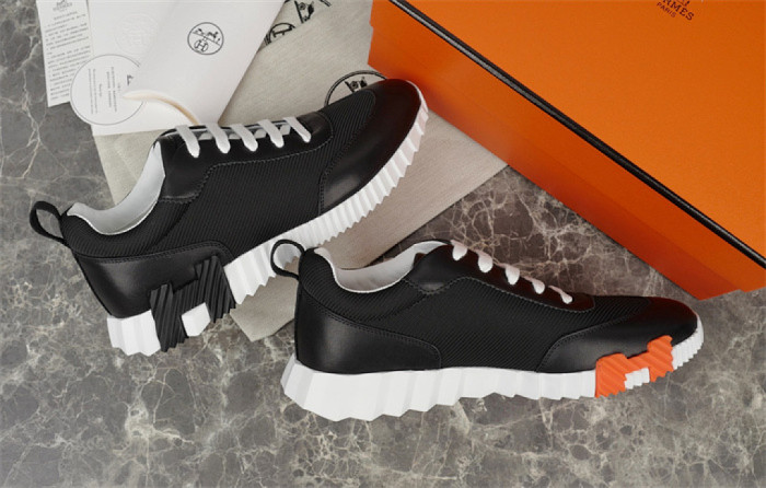 H**me5 Sneaker