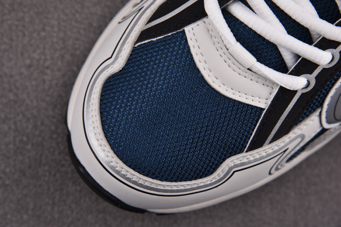 D10R B30 SNEAKER
