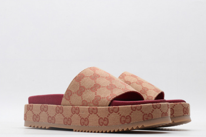 Gu66 SLIPPERS