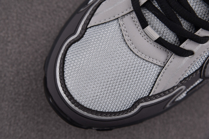 D10R B30 SNEAKER