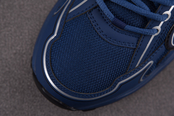 D10R B30 SNEAKER