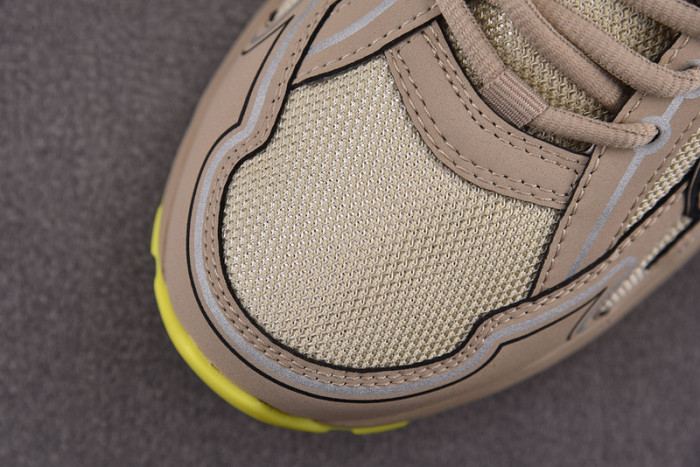 D10R B30 SNEAKER