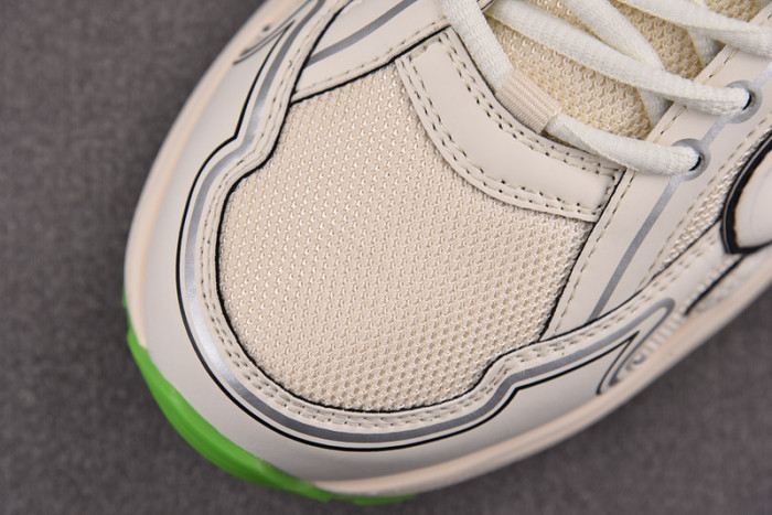 D10R B30 SNEAKER