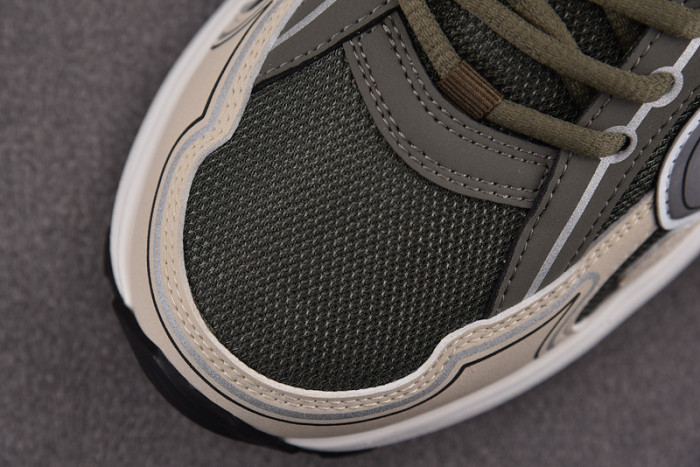 D10R B30 SNEAKER