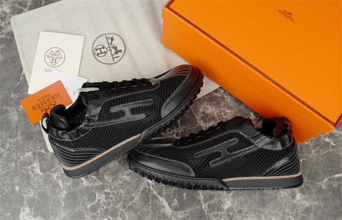 H**me5 Sneaker
