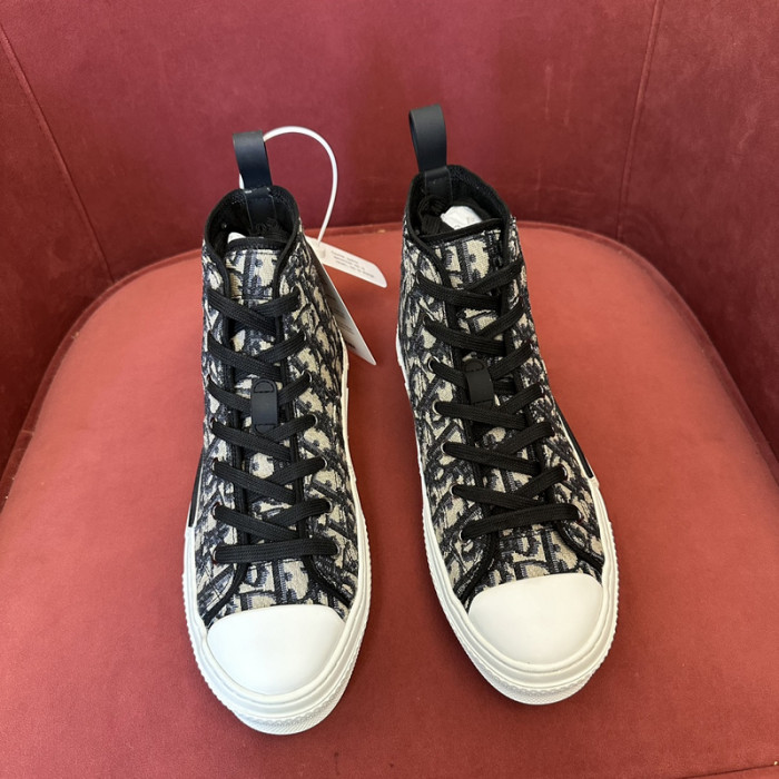 D10R B23 Oblique High Top Sneaker