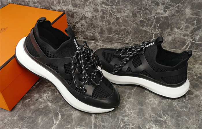 H**me5 Sneaker