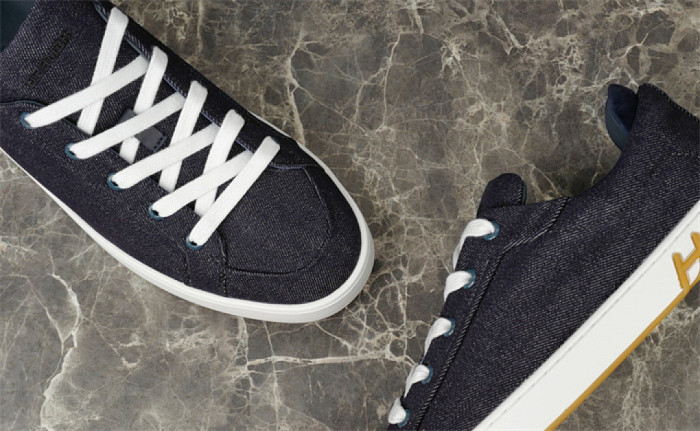 H**me5 Sneaker