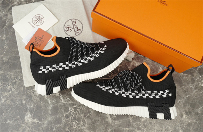 H**me5 Sneaker