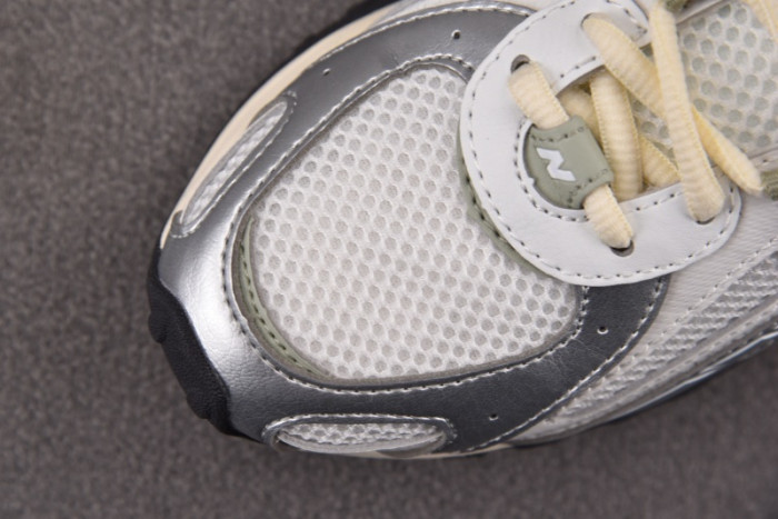 N3w Balance 204L Silver Metallic Sage Green U204LSWB