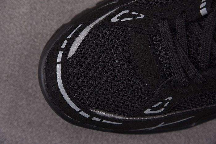 Lou1su1tt Tatic Runner Sneaker