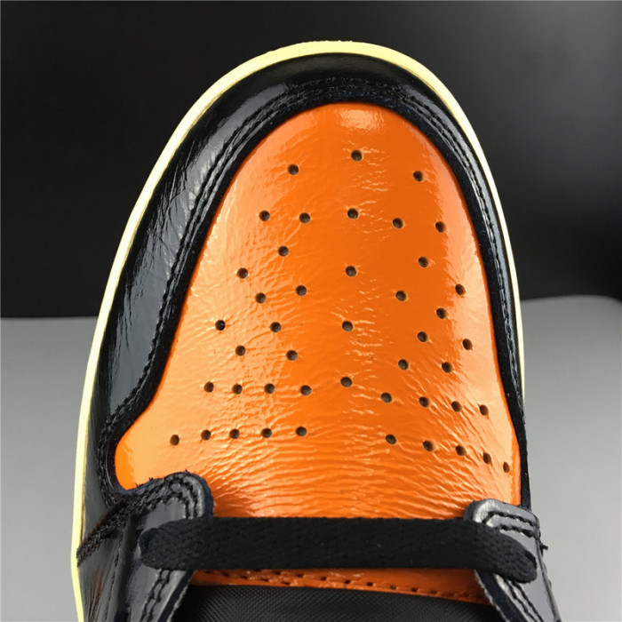 Air Jordan 1 Shattered Backboard 3.0 555088-028