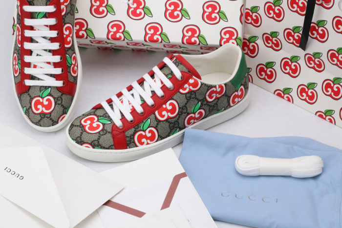 Gu66 Ace Embroidered Low-Top Sneaker
