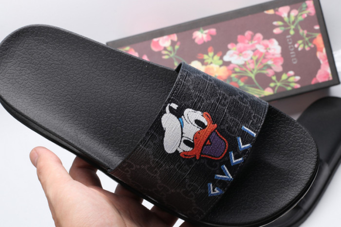 Gu66 SLIPPERS