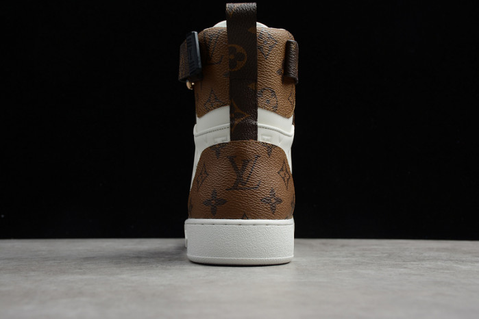 lou1su1tt STELLAR SNEAKER