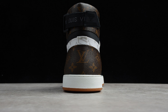 lou1su1tt STELLAR SNEAKER