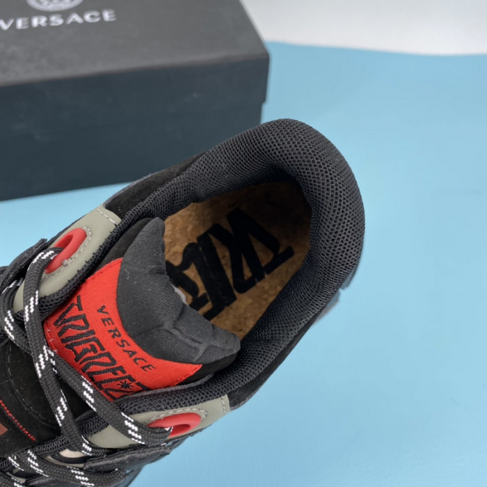 VERS SNEAKERS