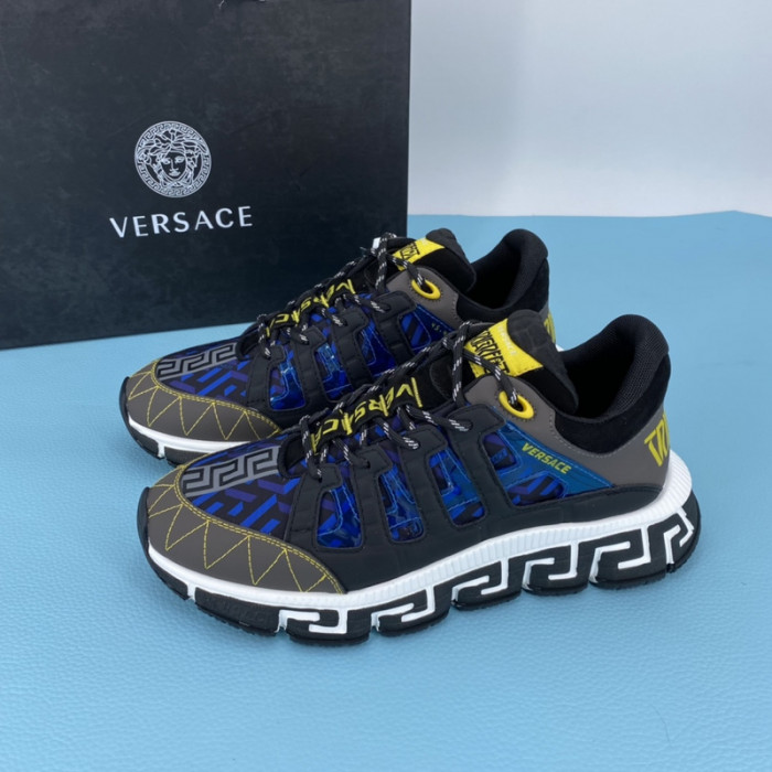 VERS SNEAKERS
