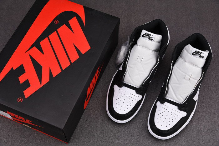 Air Jordan 1 Retro Black White (2014) 555088-010