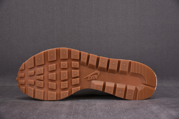 Nike Vaporwaffle Sacai Sail Gum DD1875-100