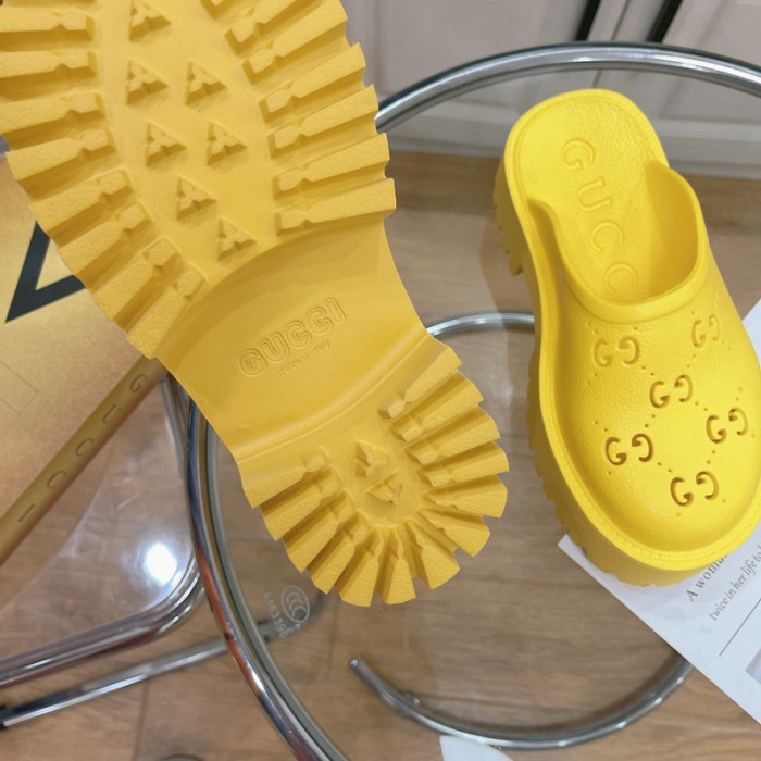 Gu66 SLIPPERS