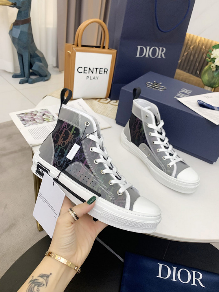 D10R B23 Oblique High Top Sneaker