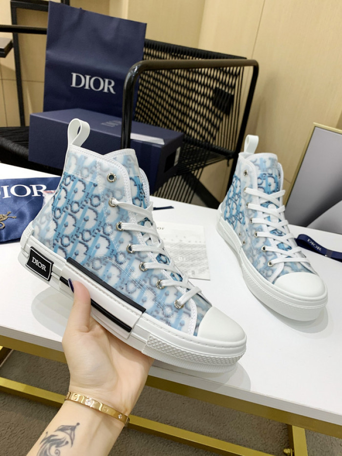 D10R B23 Oblique High Top Sneaker
