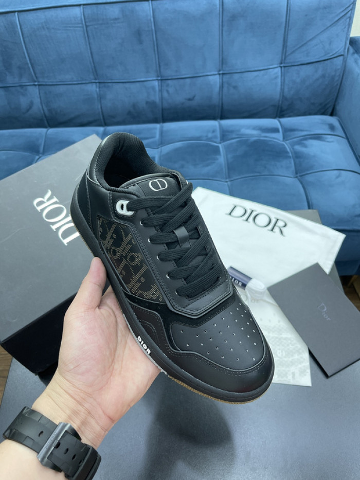 D10R B27 Sneaker