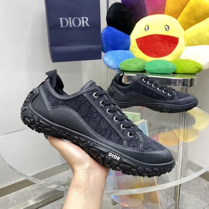 D10R SNEAKER