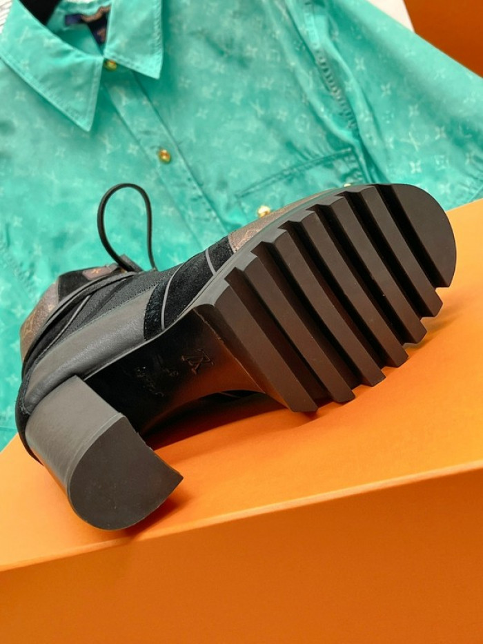 lou1su1tt Boots