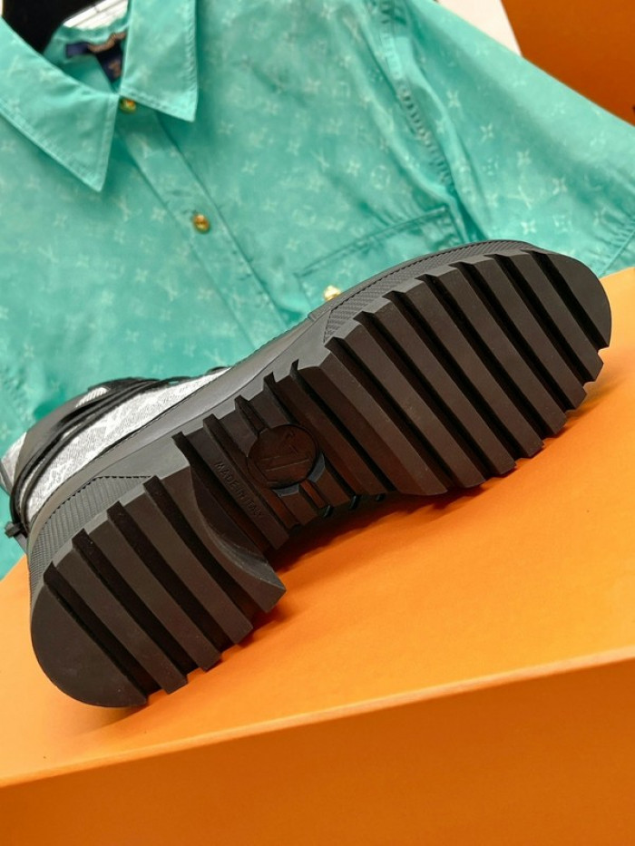 lou1su1tt Boots