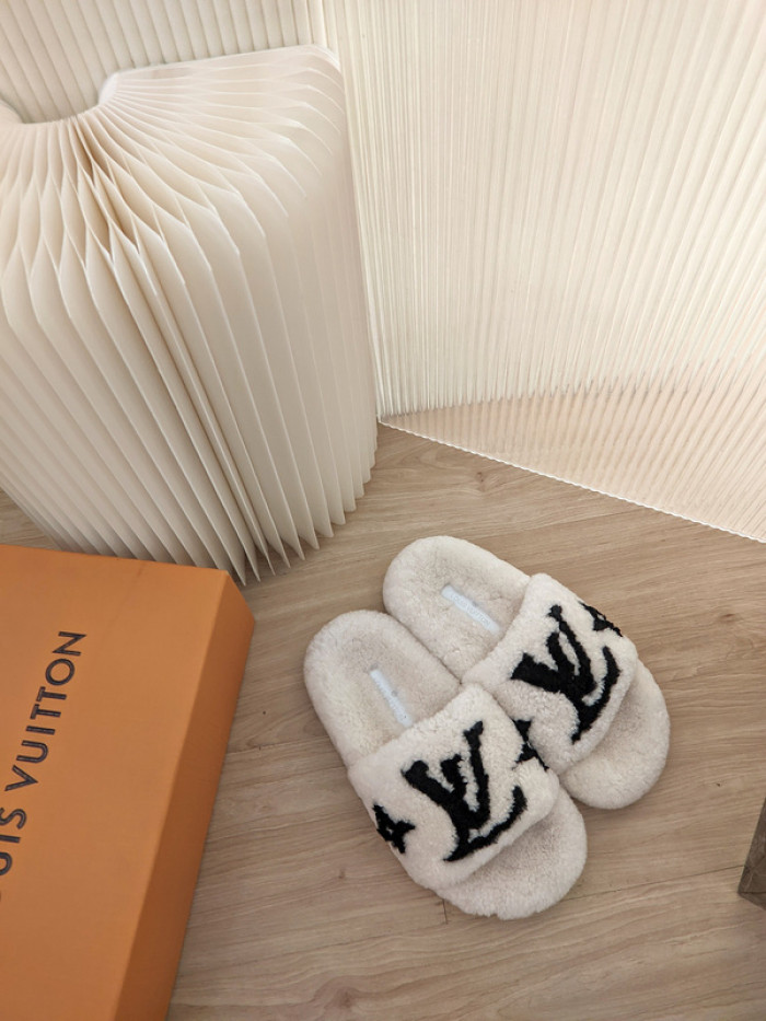 Lou1su1tt slides