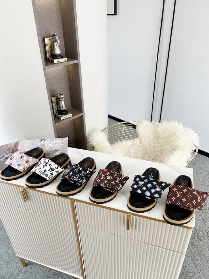Lou1su1tt slides