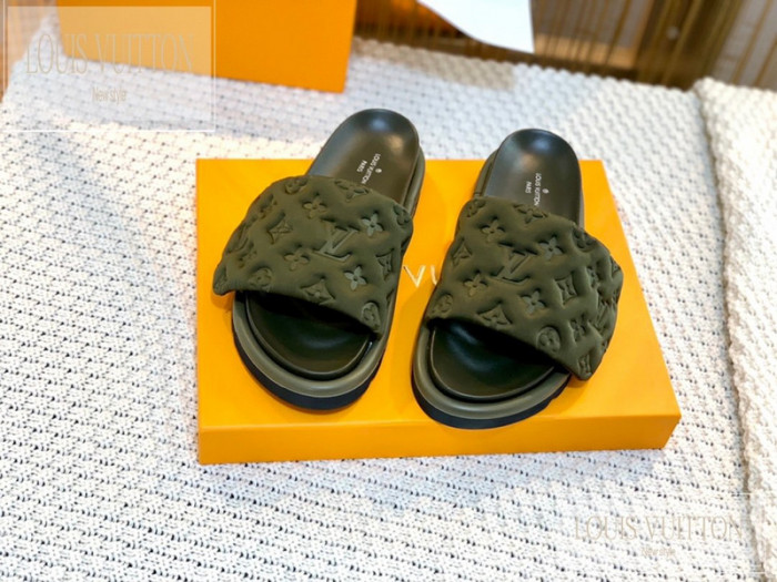 Lou1su1tt slides