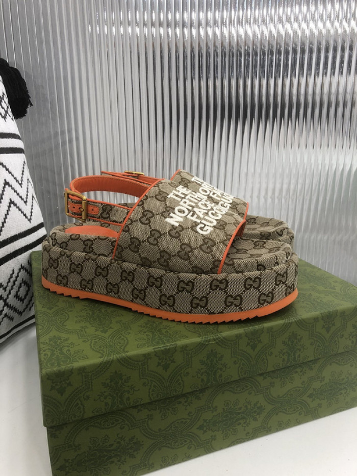 Gu66 SLIPPERS