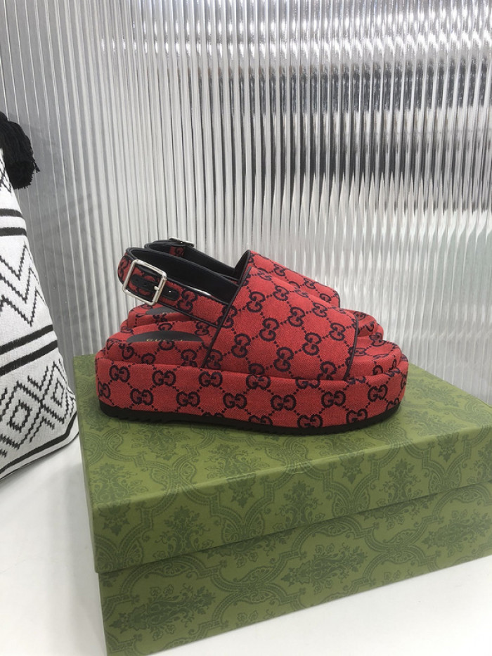 Gu66 SLIPPERS