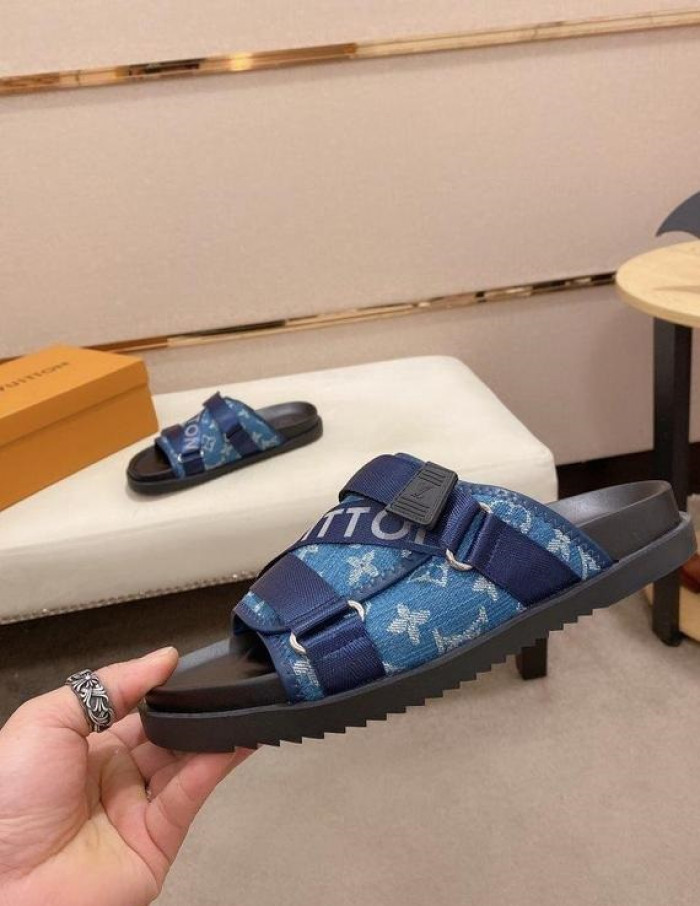 Lou1su1tt slides