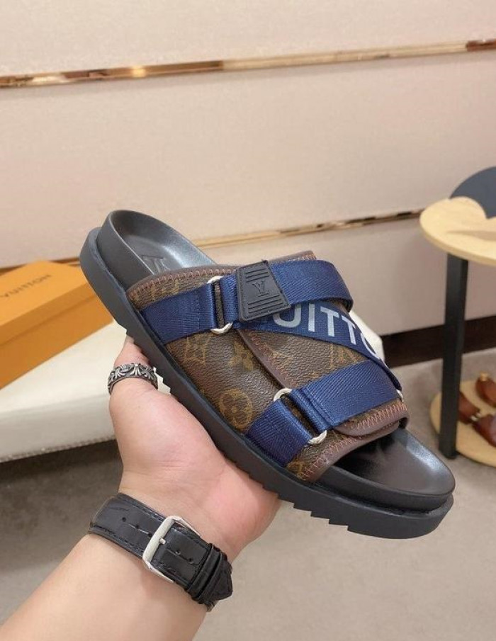Lou1su1tt slides