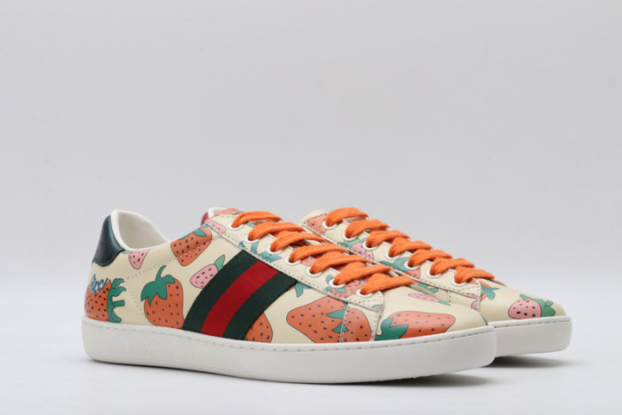 Gu66 Ace Embroidered Low-Top Sneaker