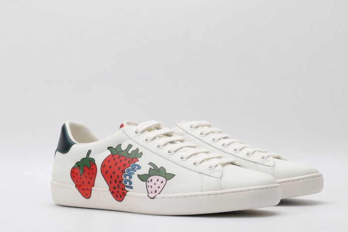 Gu66 Ace Embroidered Low-Top Sneaker