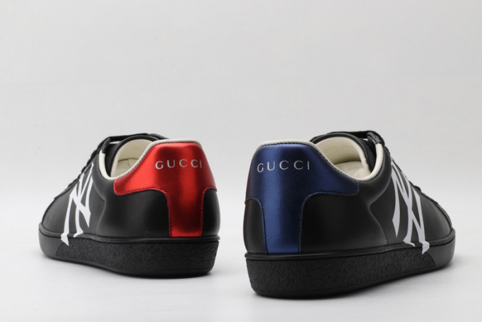 Gu66 Ace Embroidered Low-Top Sneaker