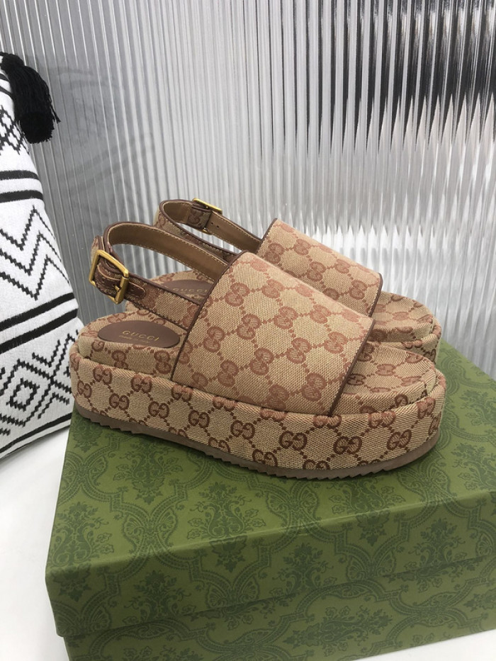 Gu66 SLIPPERS