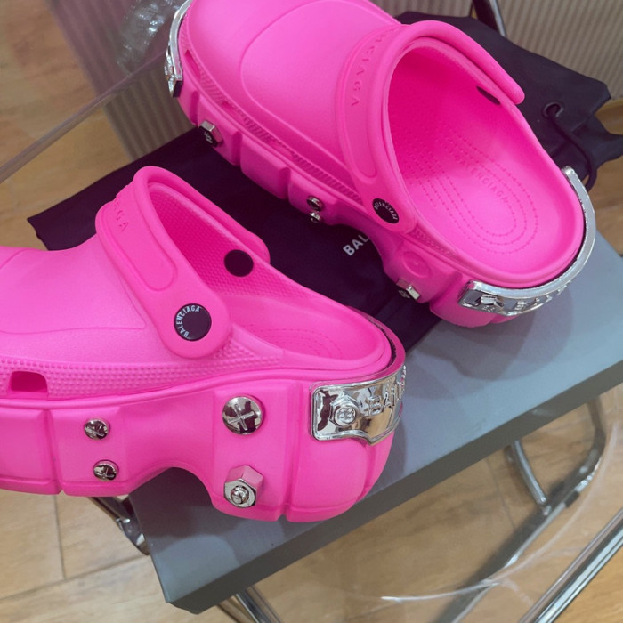 BLCG SLIPPERS