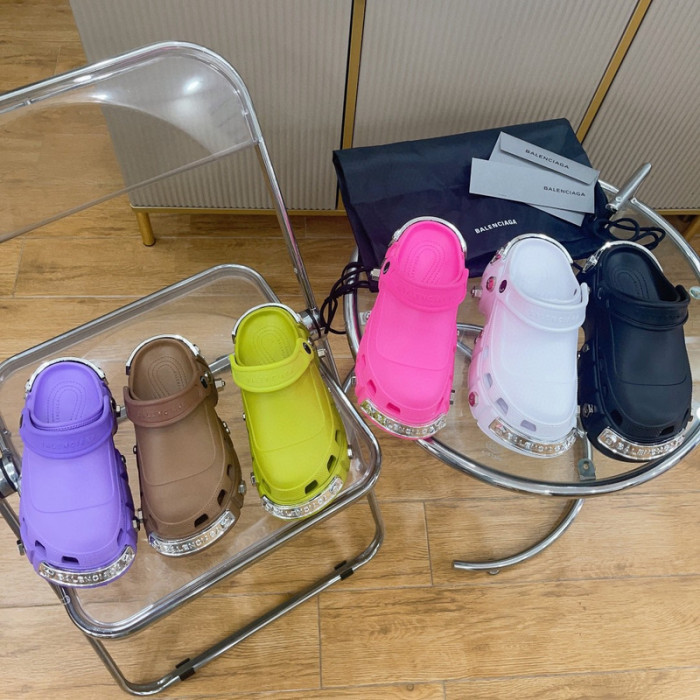 BLCG SLIPPERS