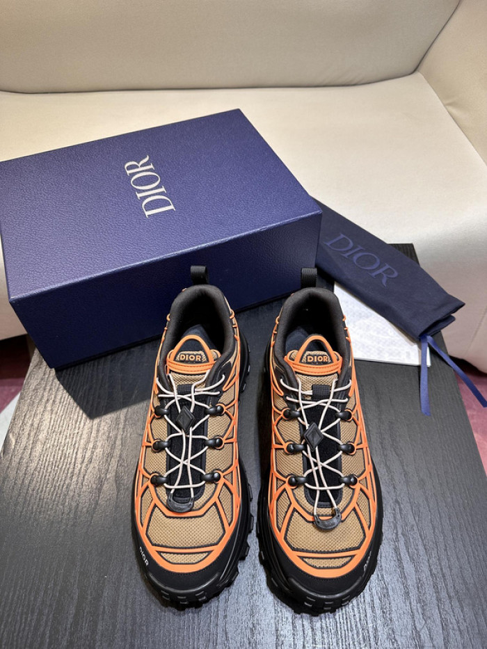 D10R B31 Runner Beige Orange