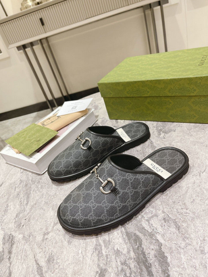 Gu66 SLIPPERS