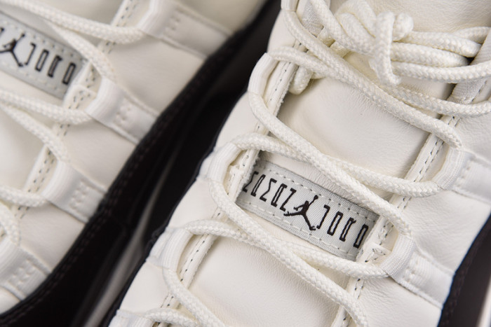 Air Jordan 11 WMNS "Neapolitan" AR0715-101