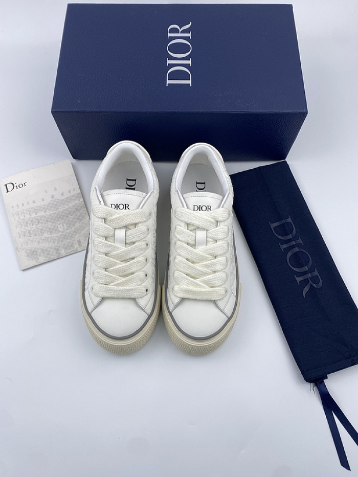 D10R B33 Sneaker