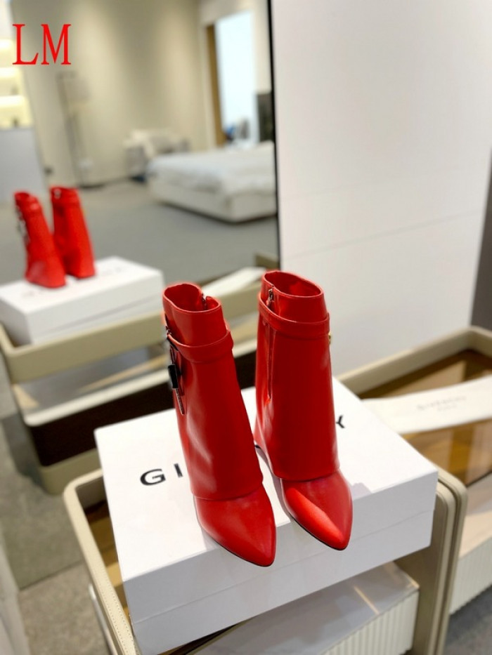 G1VENCHY BOOTS